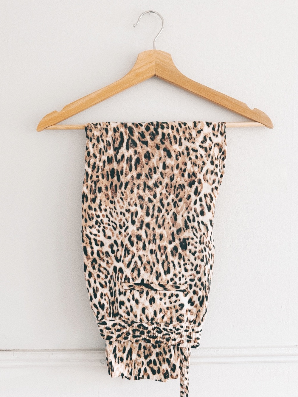 BANANA REPUBLIC > Leopard Drawstring Pants